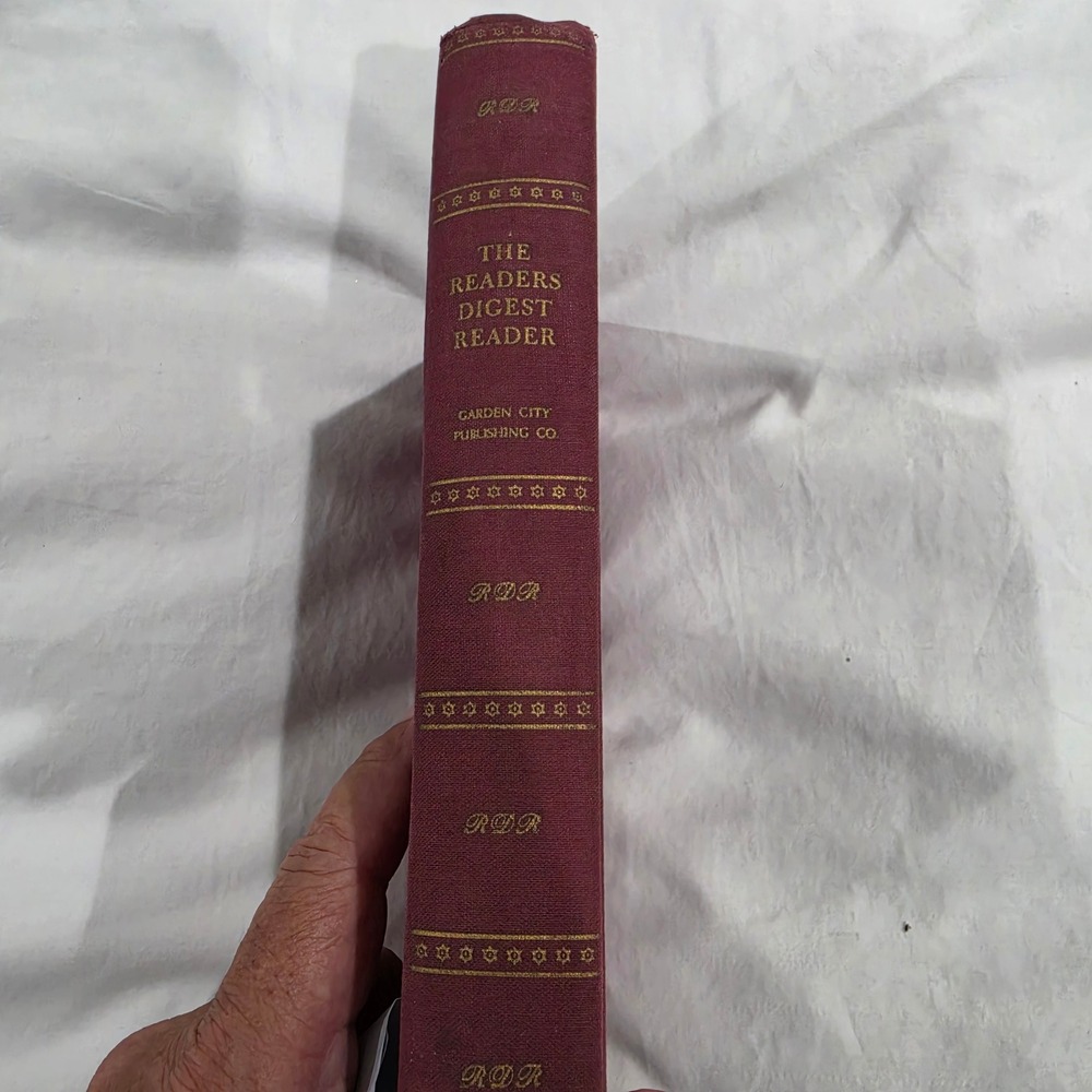 Garden City The Readers Digest Reader 1940 Maroon Hardcover Good Gilt Spine